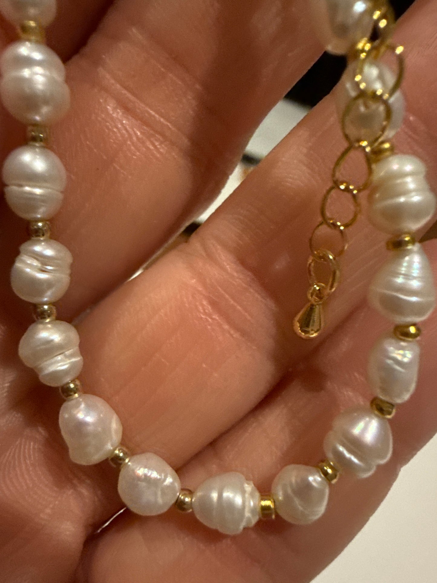 Freshwater Pearl Necklace with Gold Details
